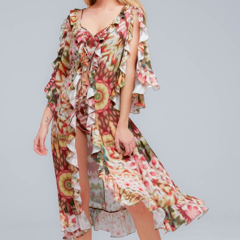 Charo Ruiz Cover Up - Picture 4 of 4